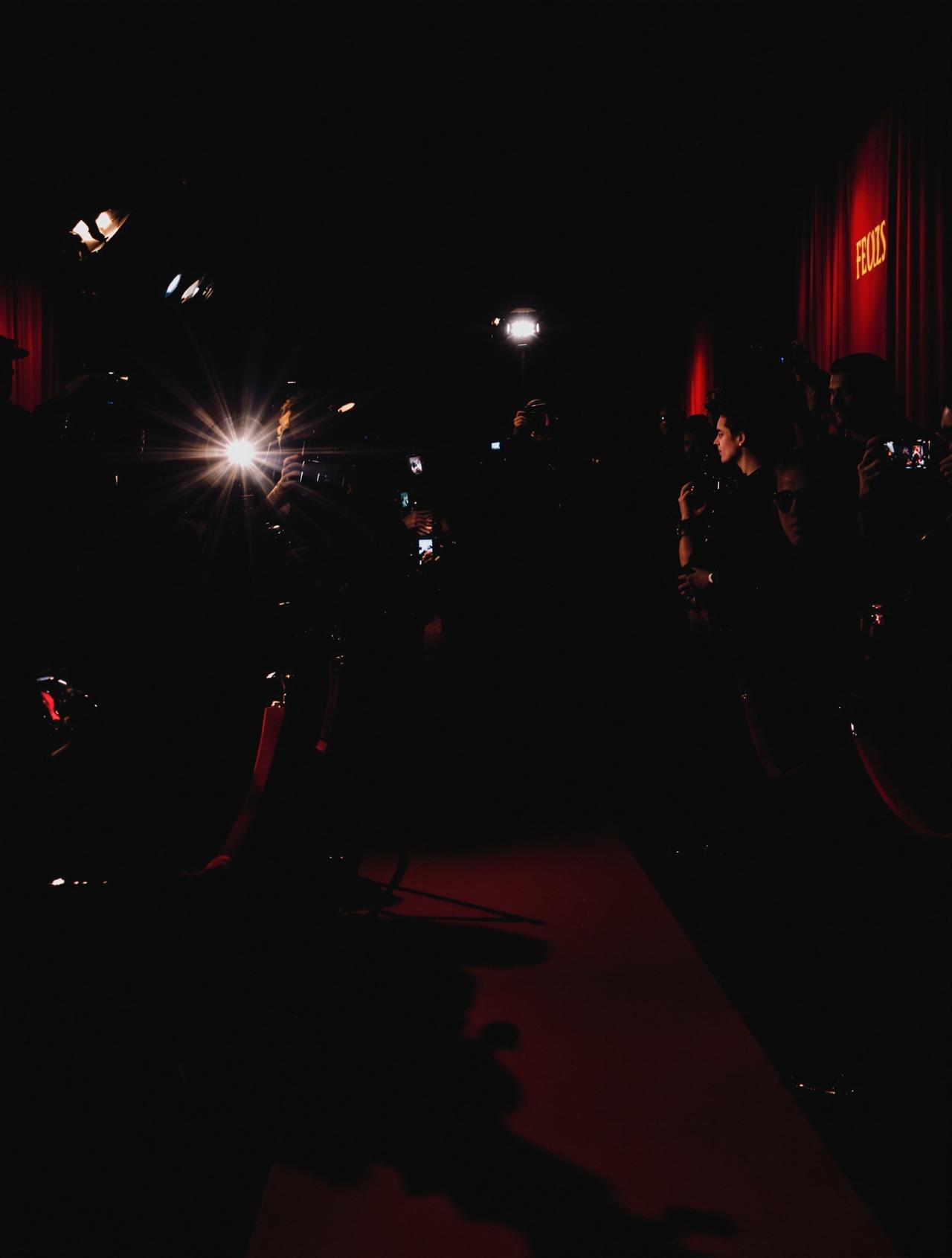 花千骨主演赵丽颖被爆料成内地明星八卦中男神收割机，粉丝在娱乐吃瓜酱视频素材中热议